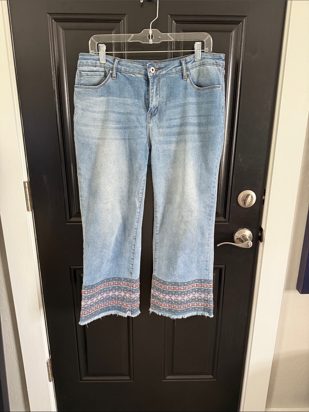 Women’s Light Blue Cropped Embroidered-Hem Jeans